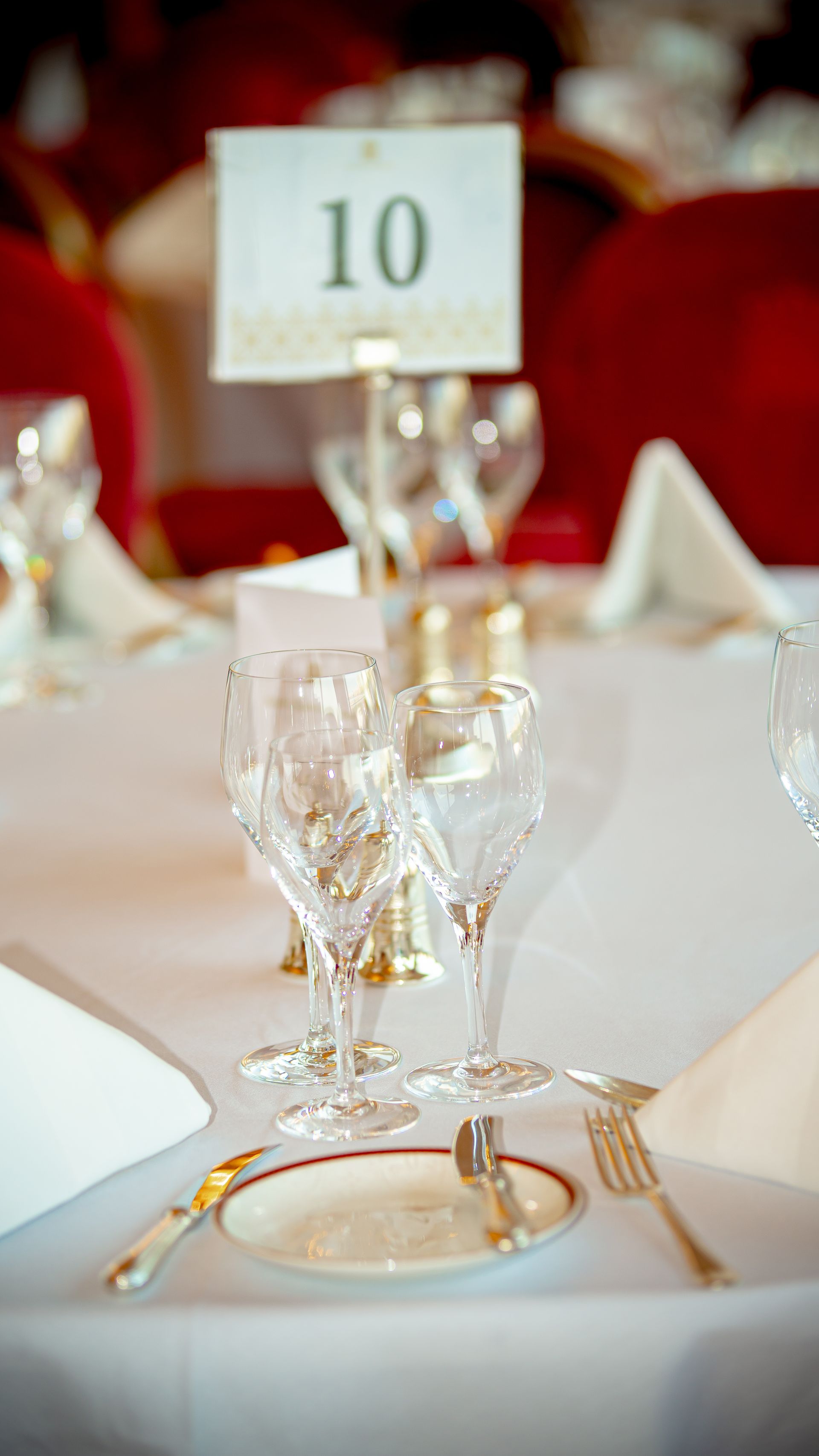 Elegant corporate banquet table setup